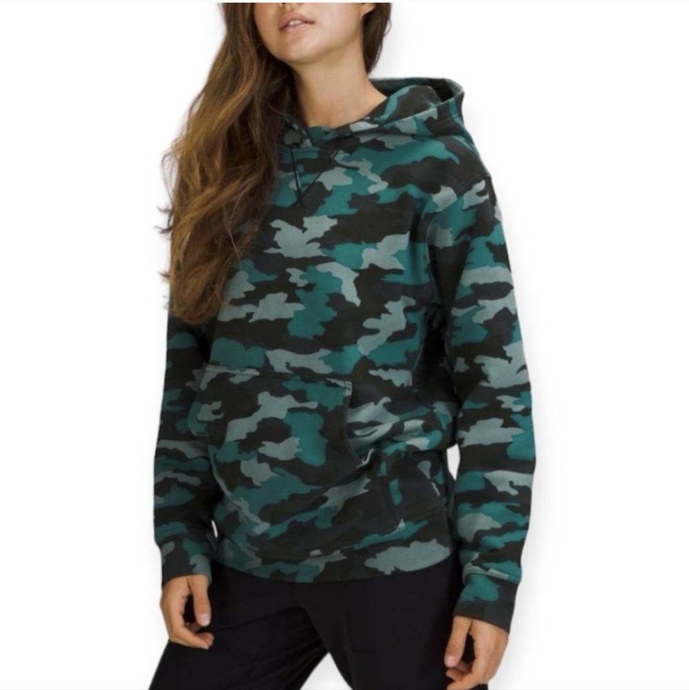 lululemon athletica Camouflage Sweater - Black and Blue